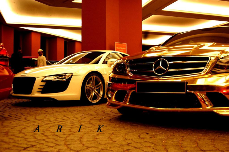 Illustration for article titled Gold Chromed Mercedes C63 AMG Pushes Excess Higher